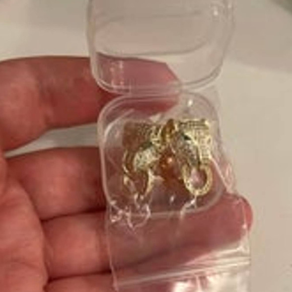 NEW Panther Earrings Big Cat Minimalist Cubic Zirconia Earrings S03 - Picture 3 of 4